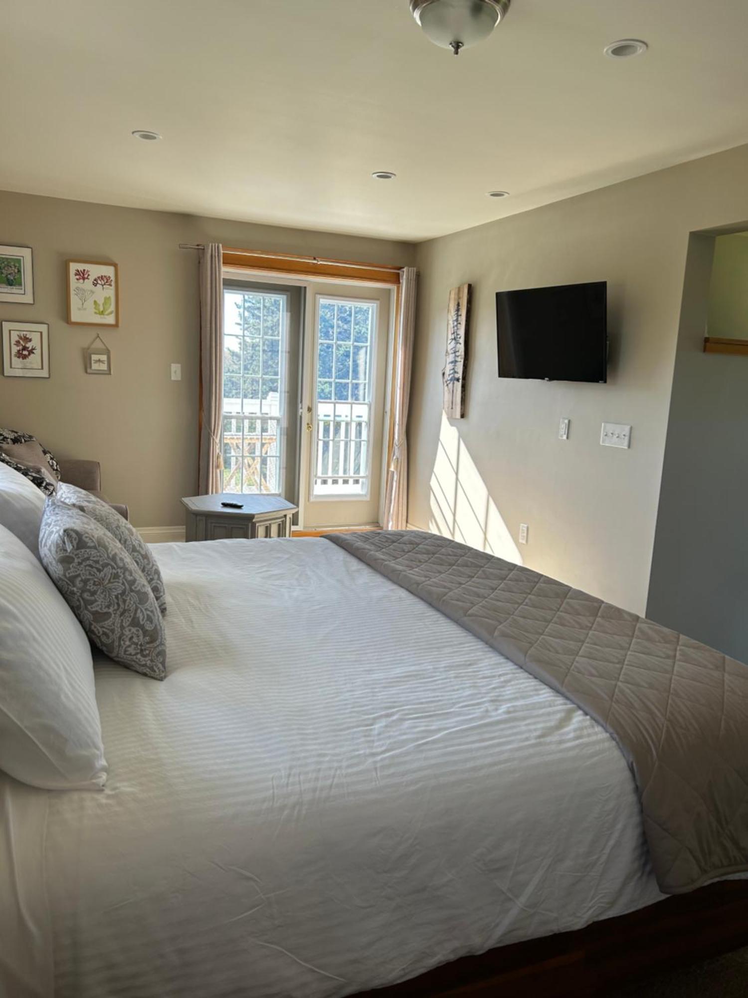 Tides Inn Guest Suites Halls Harbour Exterior foto